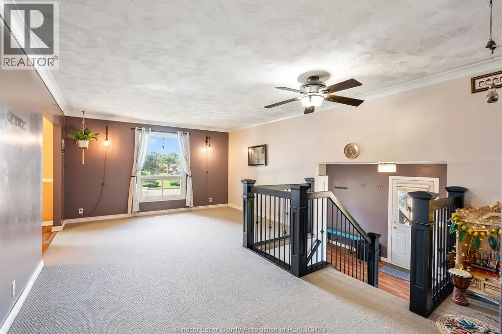 1 Lucy CRESCENT