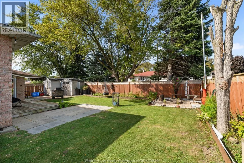 1 Lucy CRESCENT