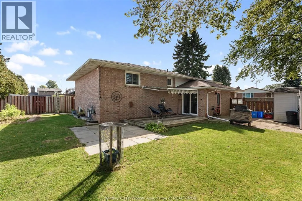 1 Lucy CRESCENT