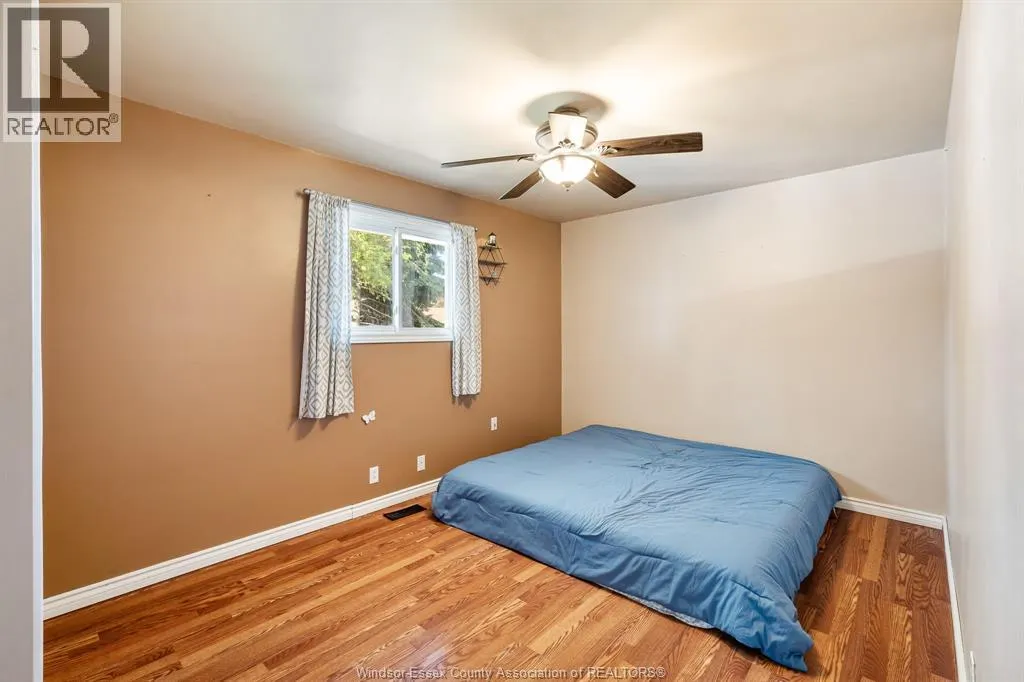 1 Lucy CRESCENT