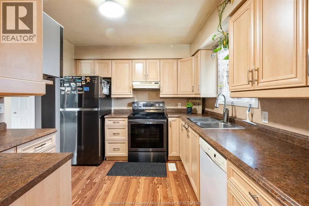 1 Lucy CRESCENT