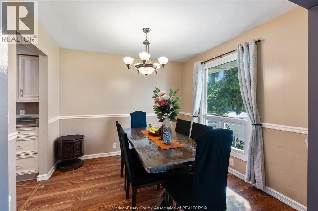 1 Lucy CRESCENT