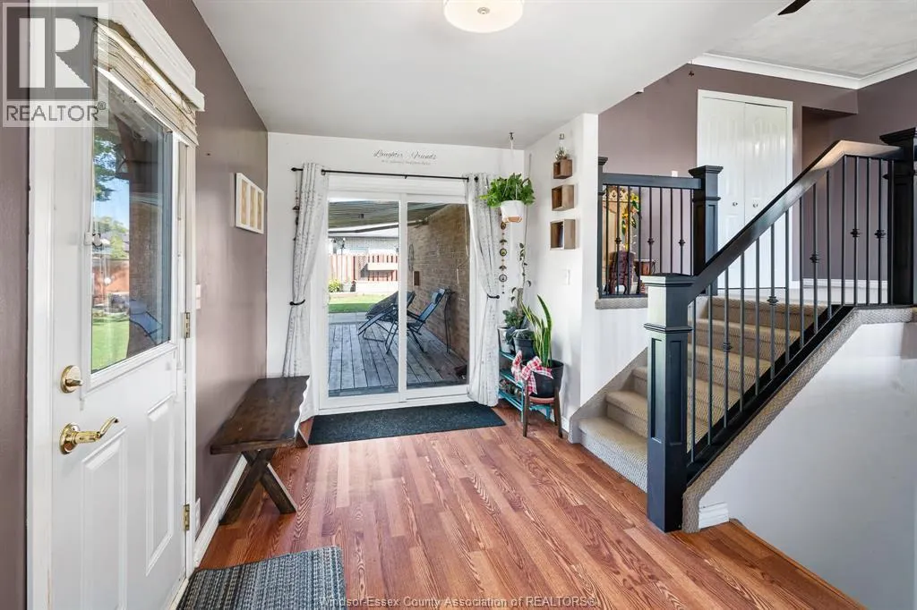 1 Lucy CRESCENT
