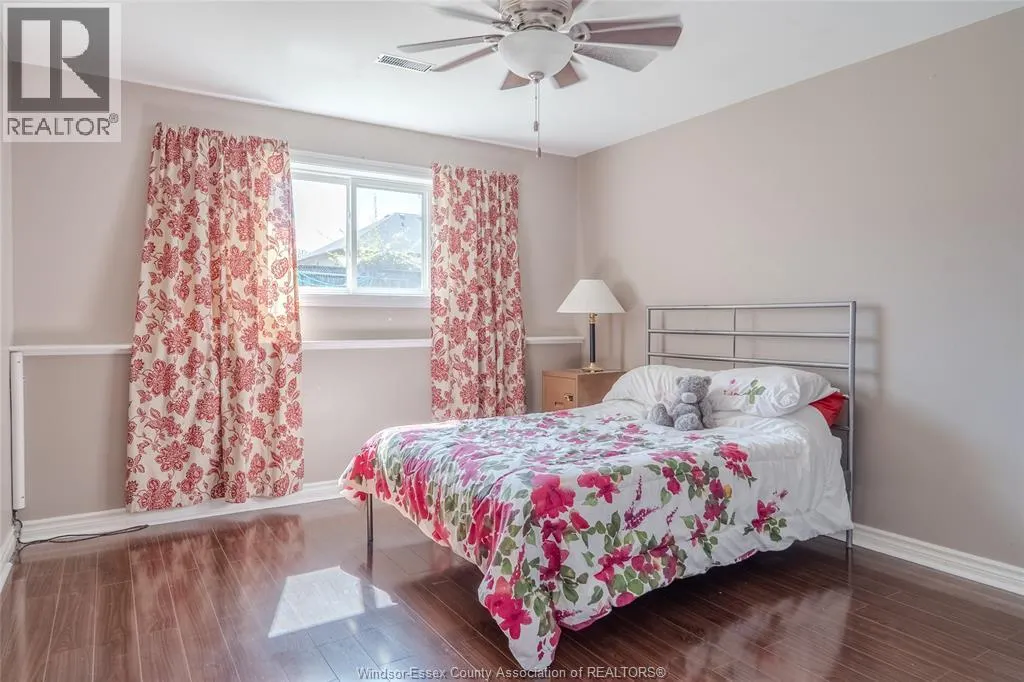 250 Redwood CRESCENT