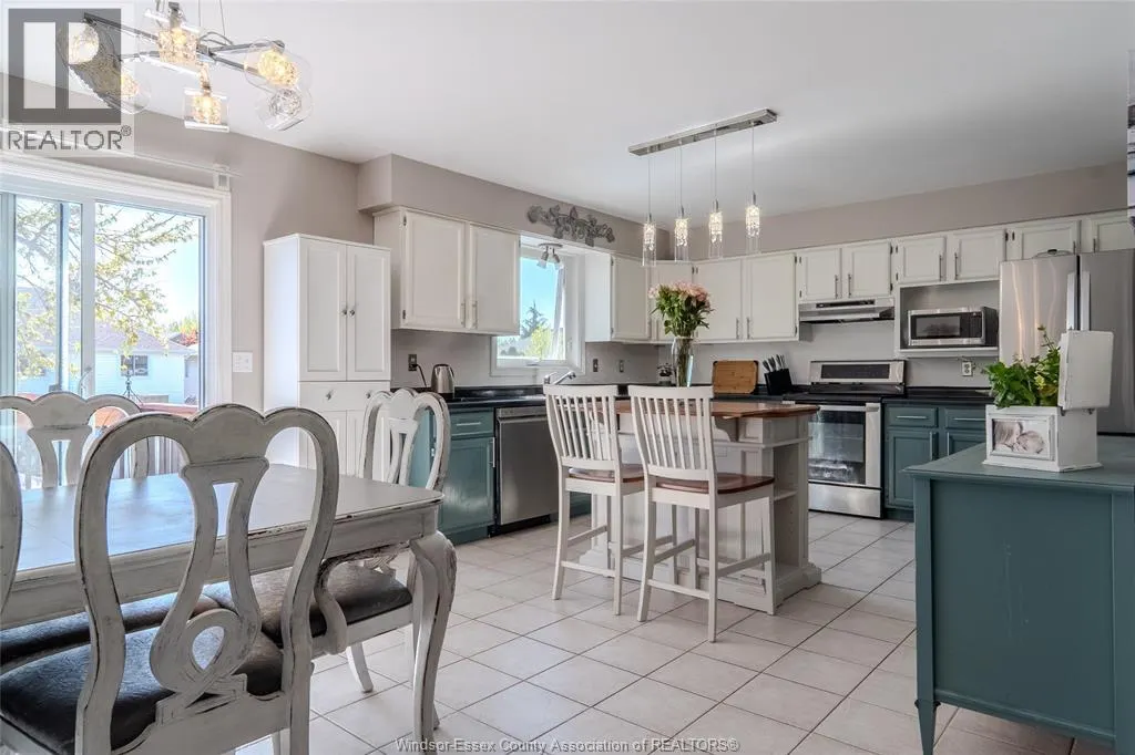 250 Redwood CRESCENT