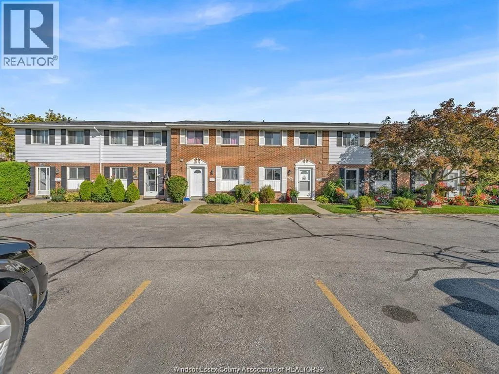 3073 MEADOWBROOK LANE Unit# 10
