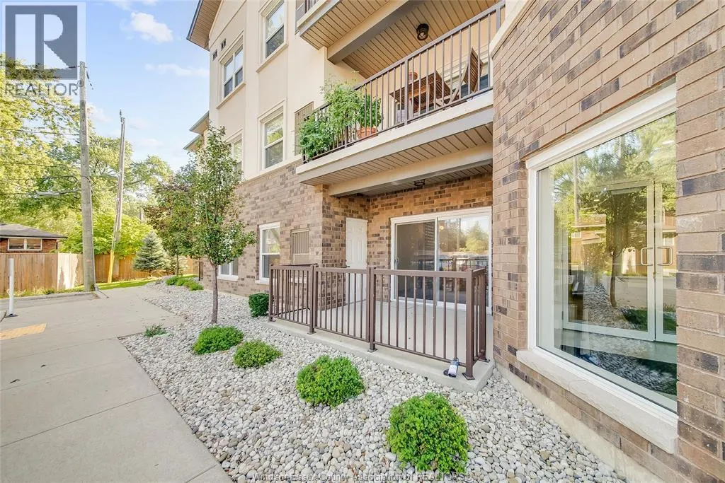 480 FAIRVIEW BLVD Unit# 105
