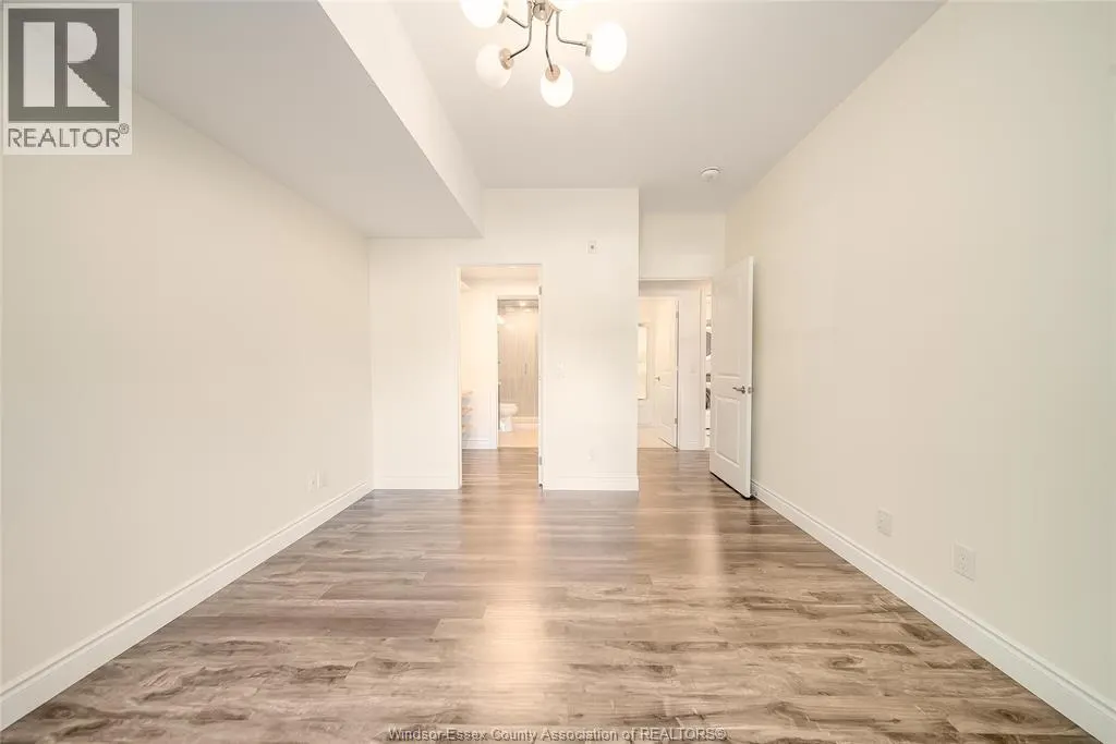480 FAIRVIEW BLVD Unit# 105