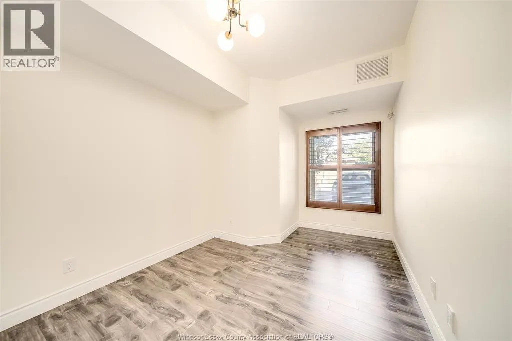 480 FAIRVIEW BLVD Unit# 105