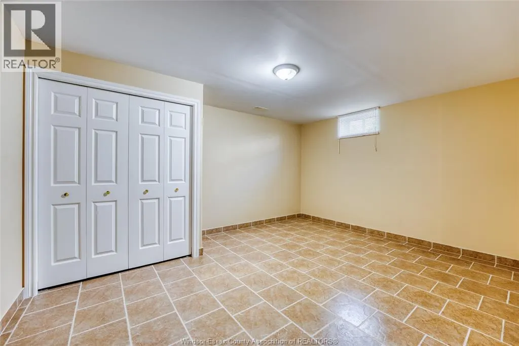 267 EAST PUCE