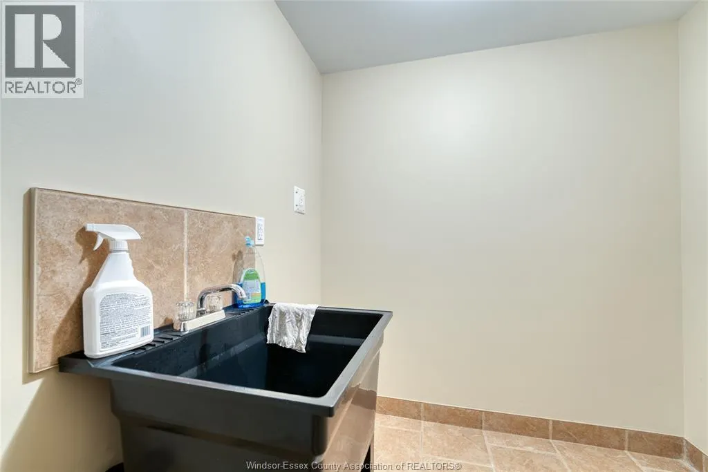 267 EAST PUCE