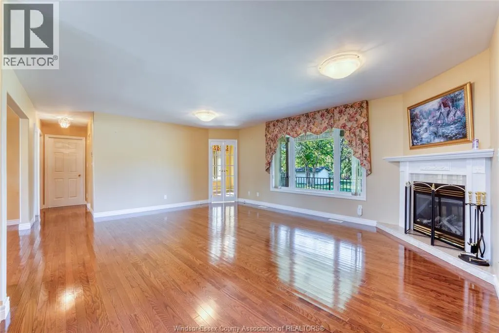 267 EAST PUCE