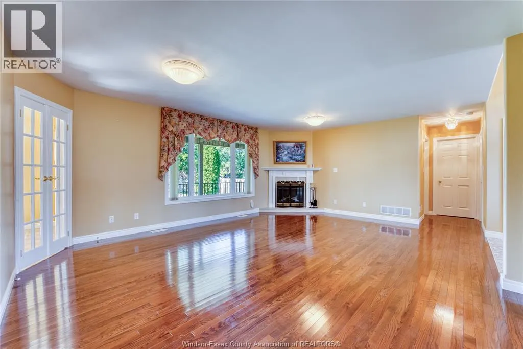 267 EAST PUCE