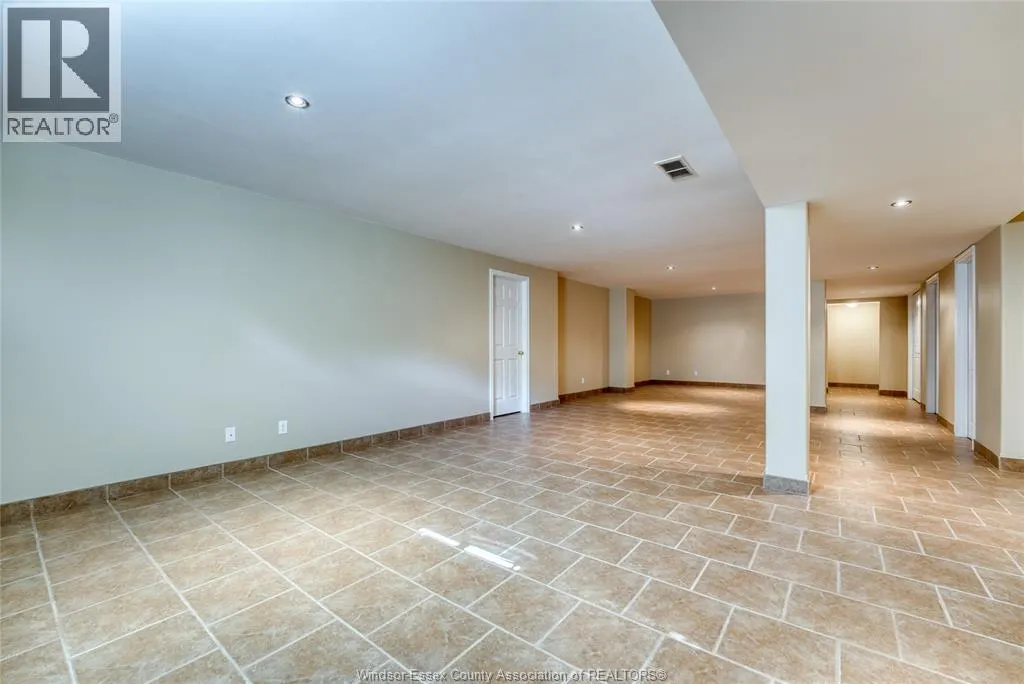 267 EAST PUCE