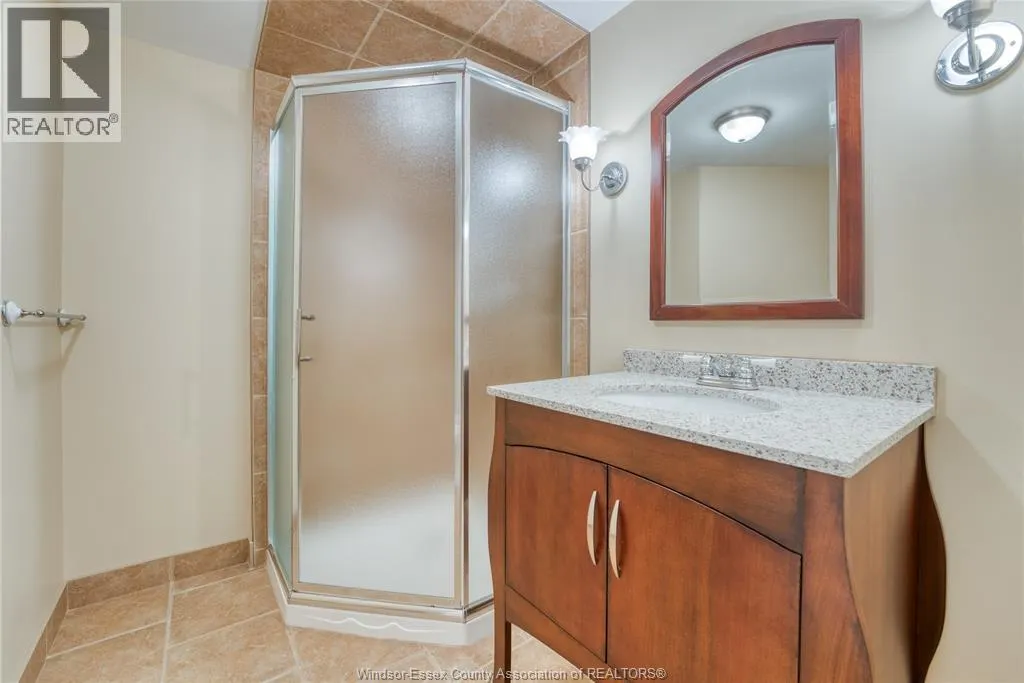 267 EAST PUCE