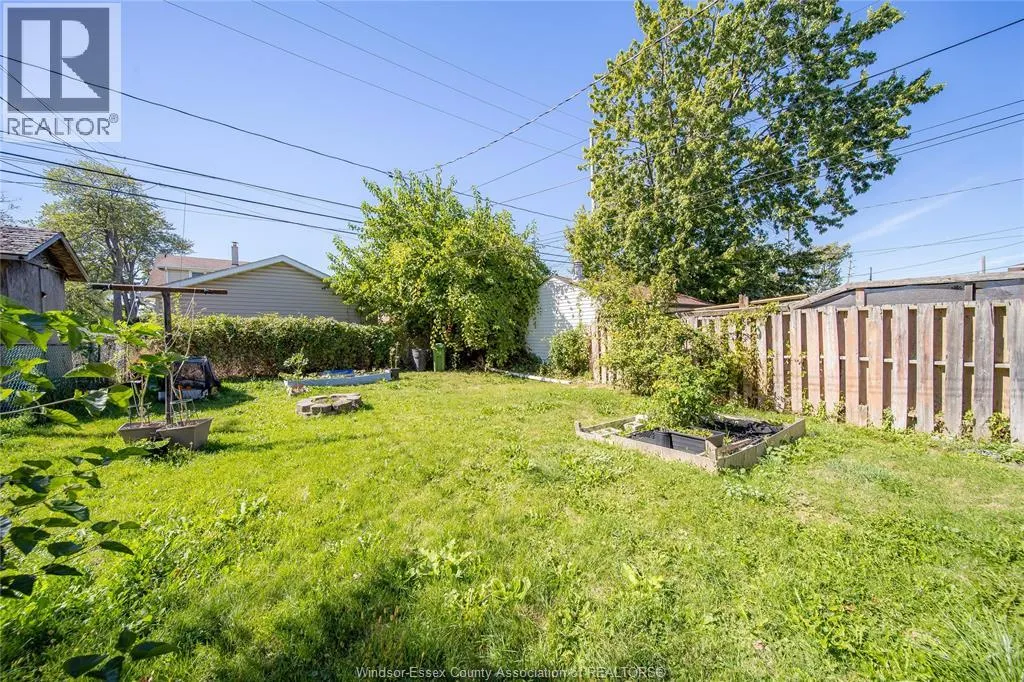 1249 MARENTETTE AVENUE