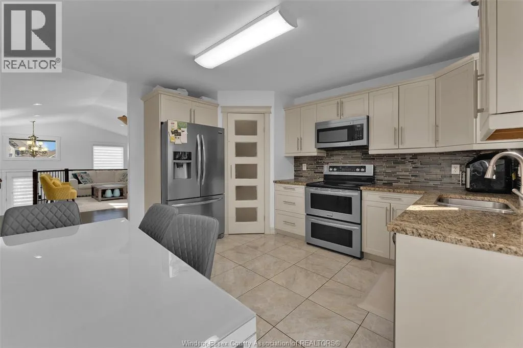 3921 ZANZIBAR CRESCENT