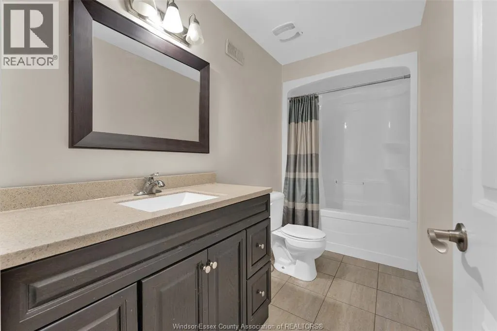 3921 ZANZIBAR CRESCENT