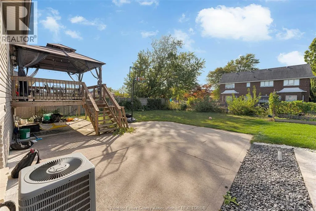 3921 ZANZIBAR CRESCENT