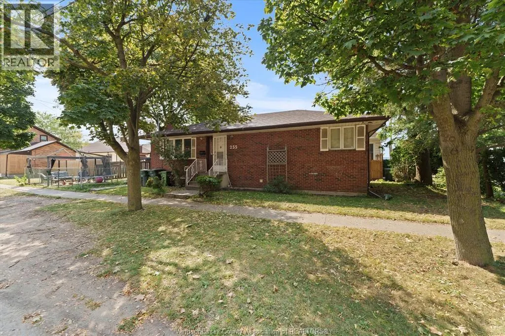 255 CHIPPAWA STREET