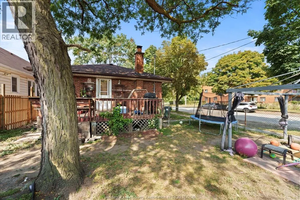 255 CHIPPAWA STREET