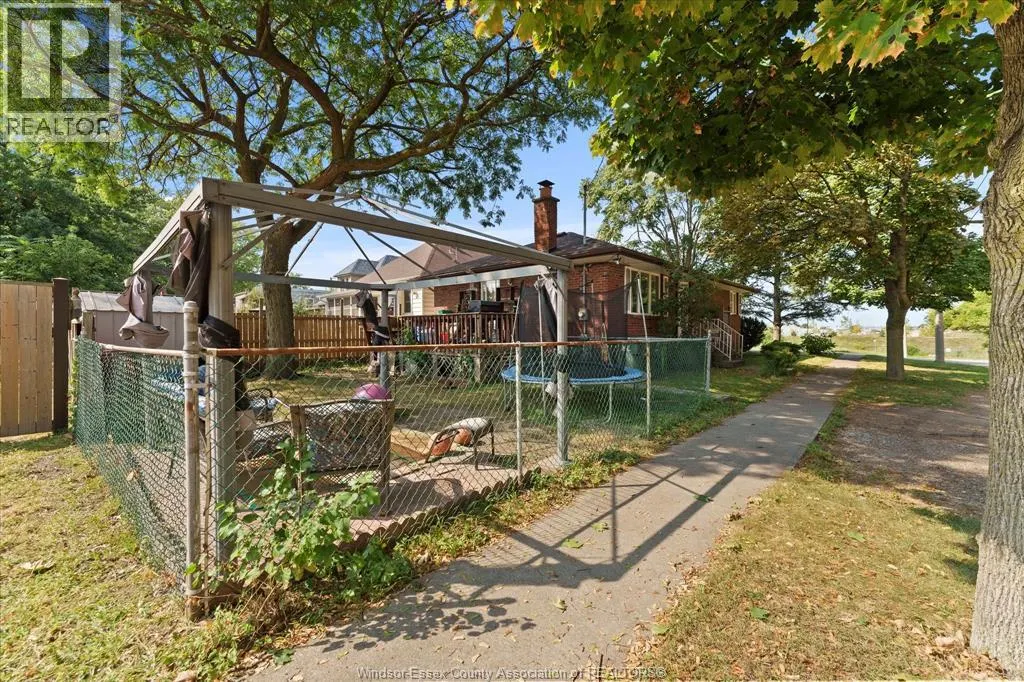 255 CHIPPAWA STREET