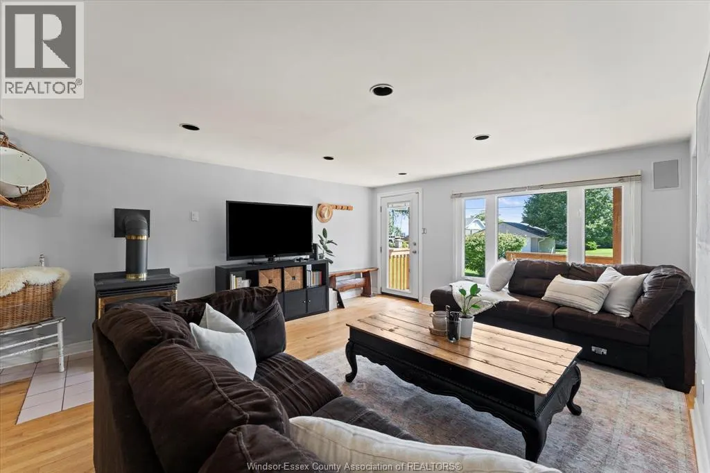 374 LAKEWOOD DRIVE