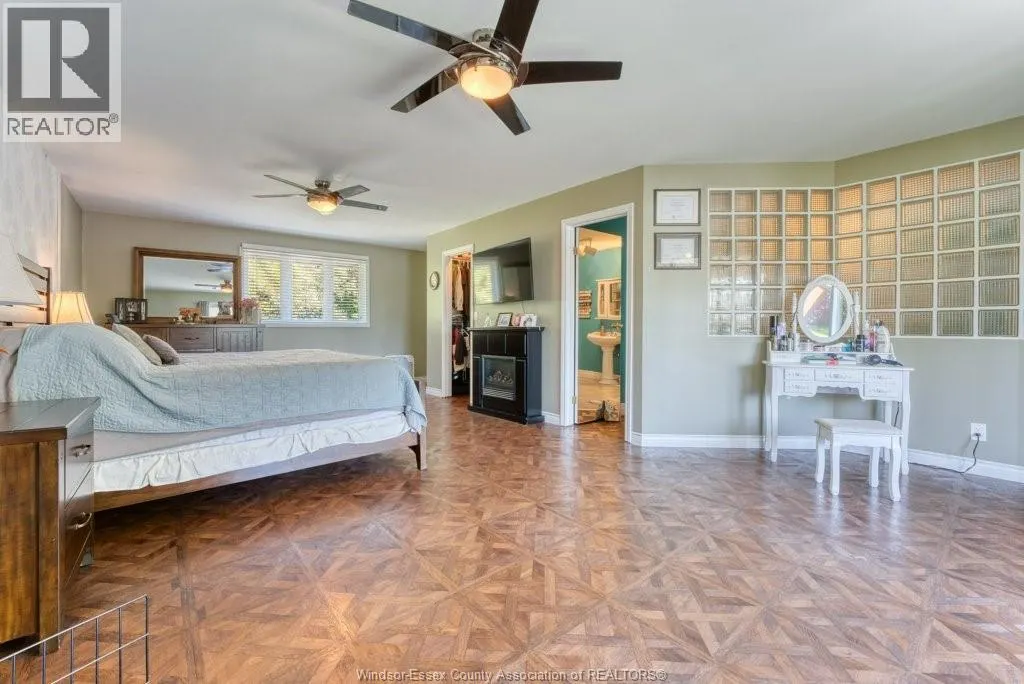 49 RIVERVIEW