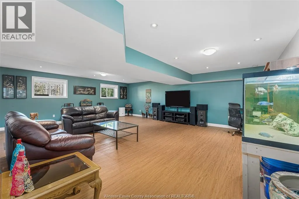 10 Hainer COURT