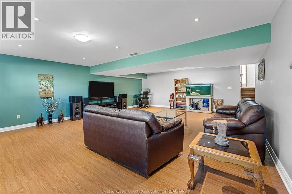 10 Hainer COURT
