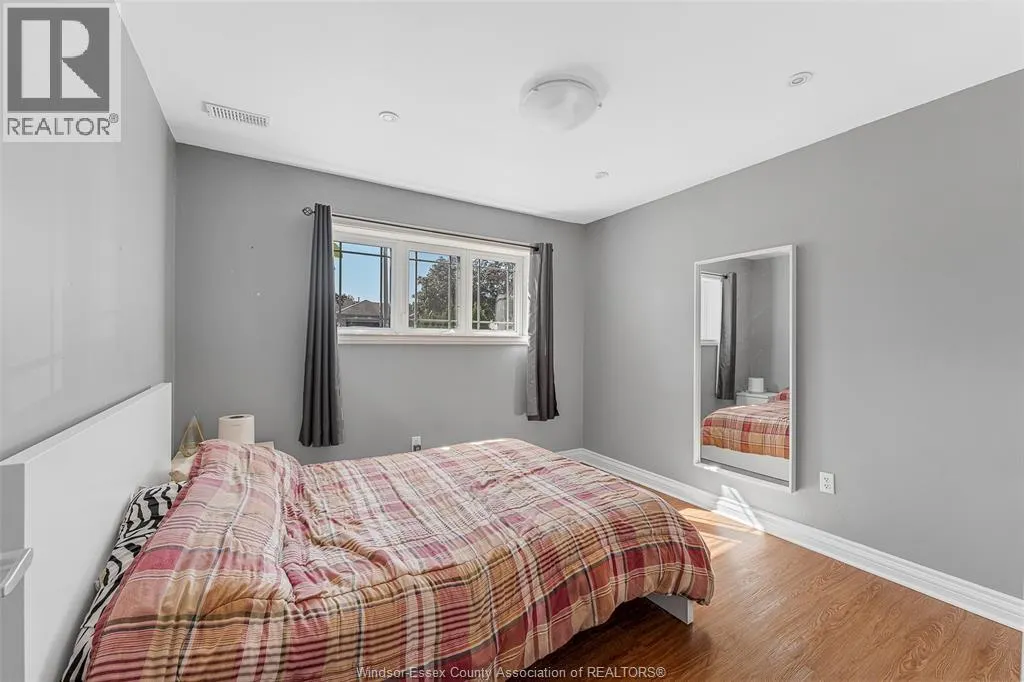 10 Hainer COURT