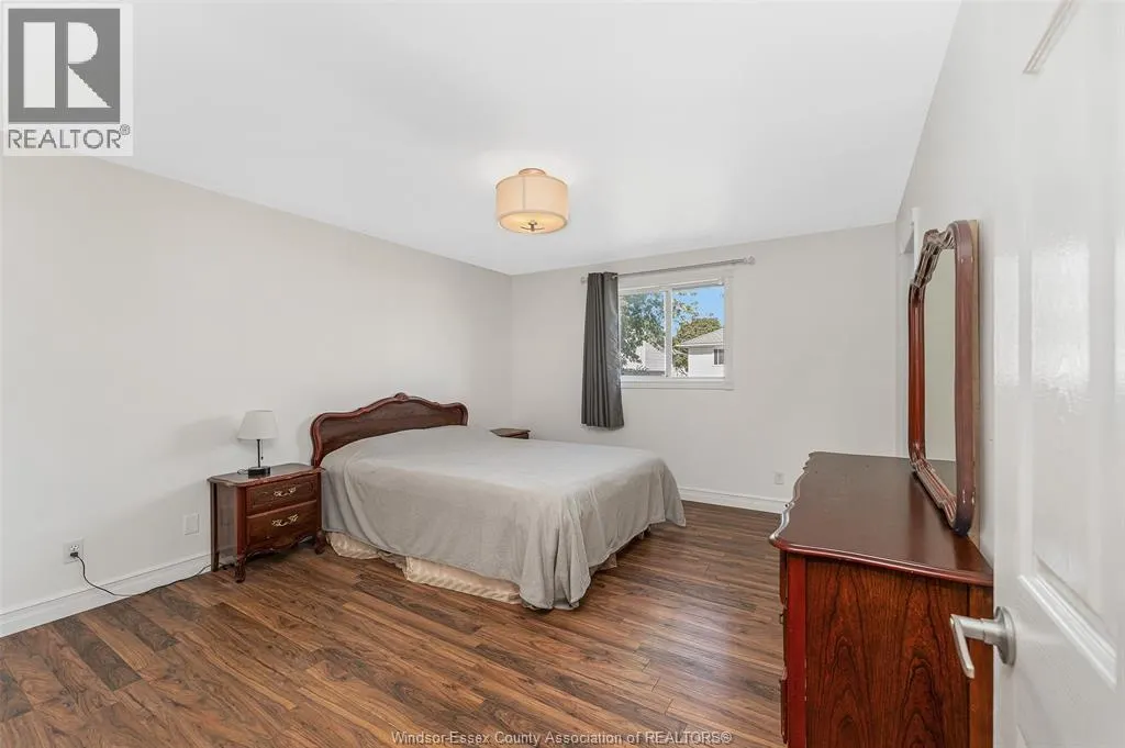 10 Hainer COURT
