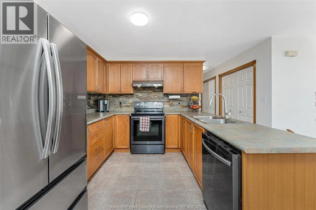 10 Hainer COURT