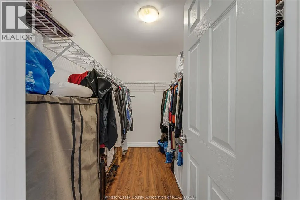 10 Hainer COURT