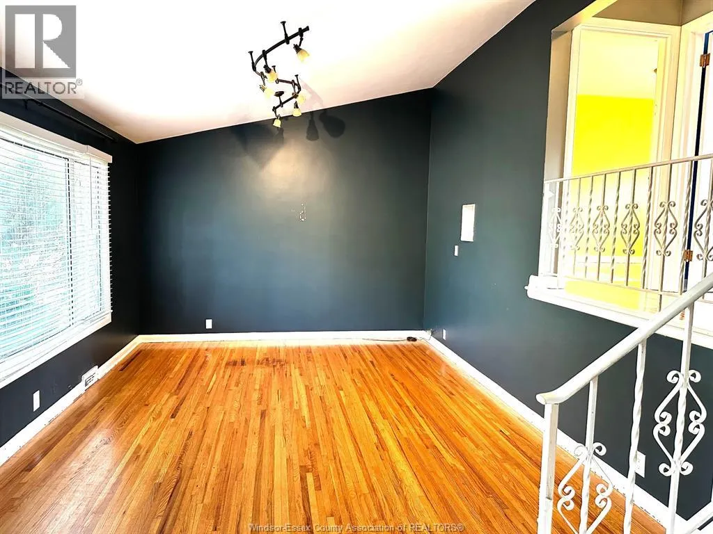 3551 WOODLAND