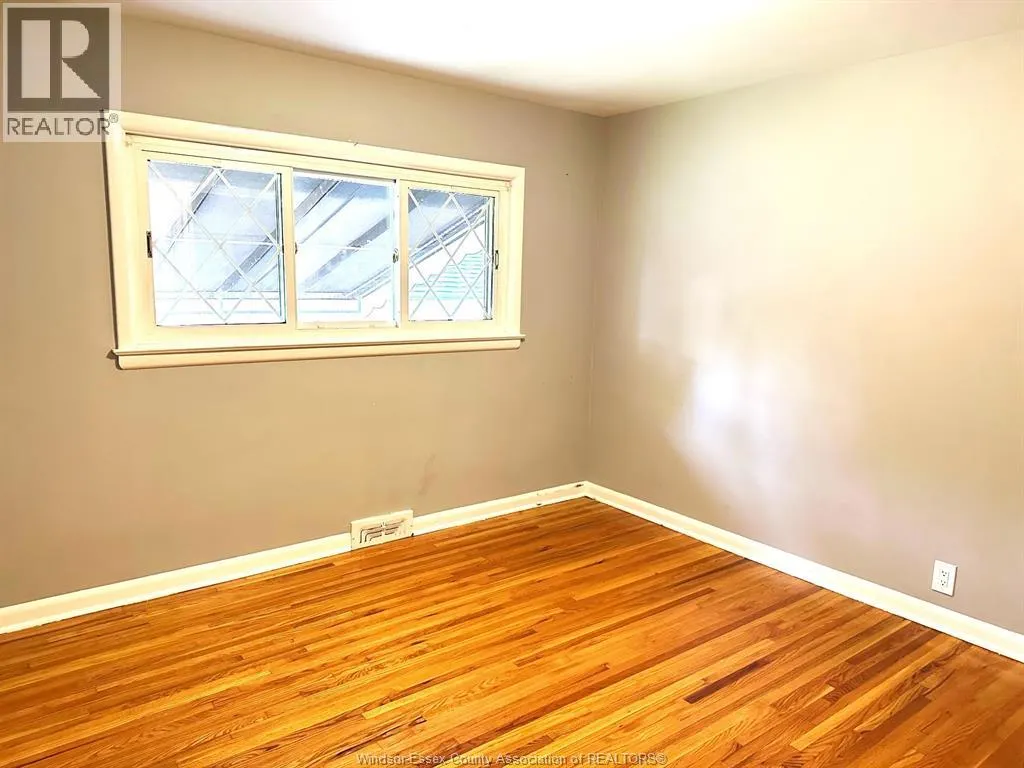 3551 WOODLAND