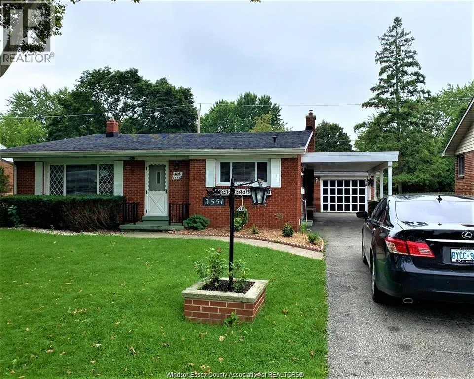 3551 WOODLAND
