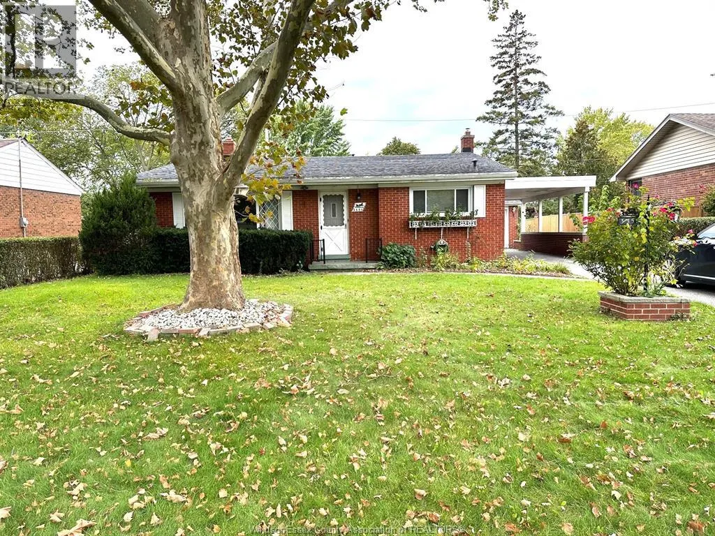 3551 WOODLAND