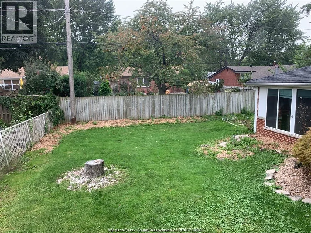 3551 WOODLAND