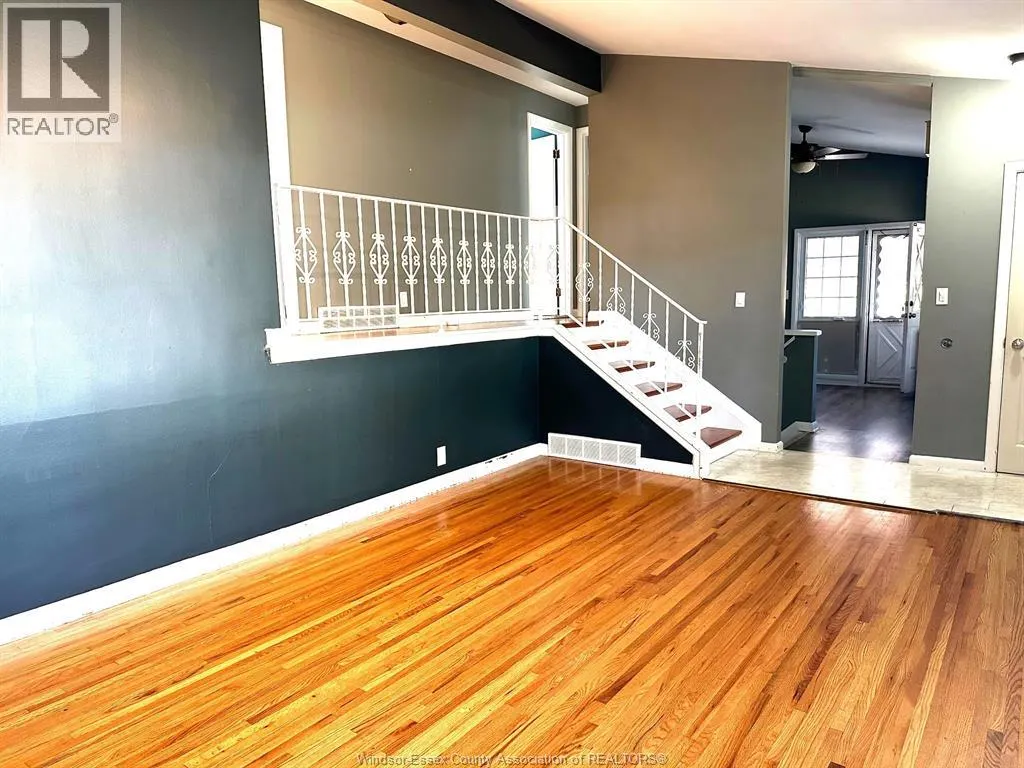 3551 WOODLAND