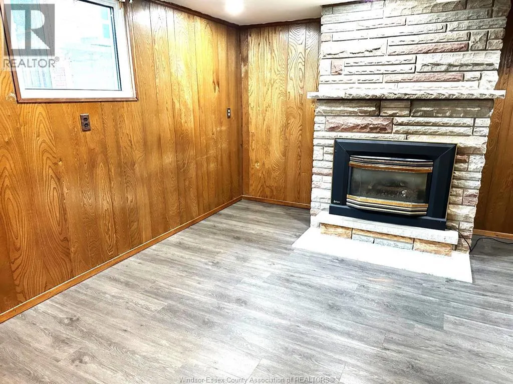 3551 WOODLAND
