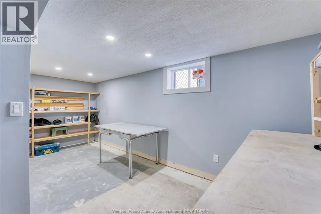2490 Meldrum ROAD