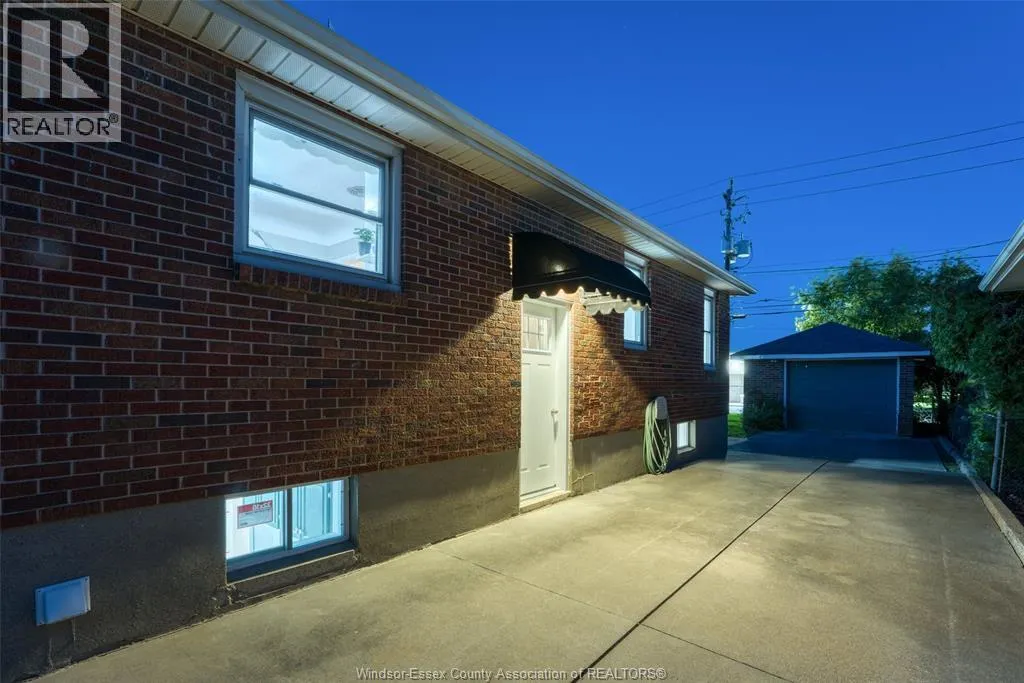 2490 Meldrum ROAD