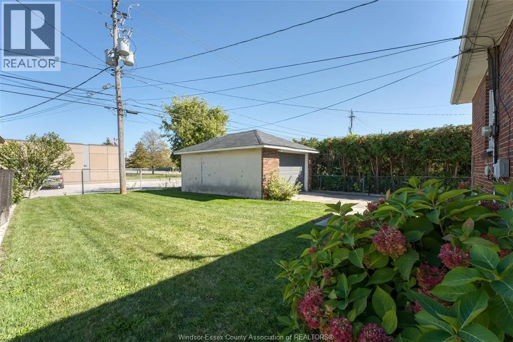 2490 Meldrum ROAD
