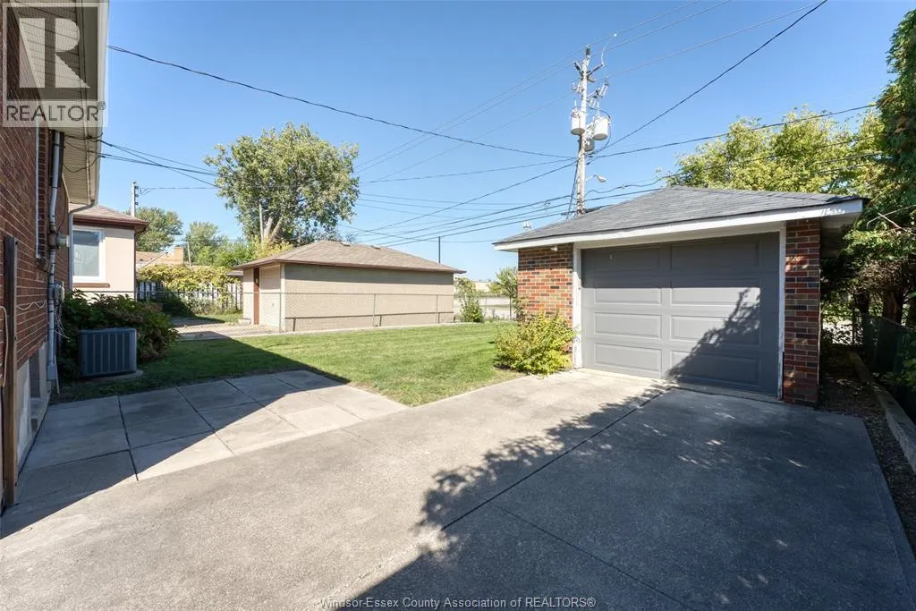 2490 Meldrum ROAD