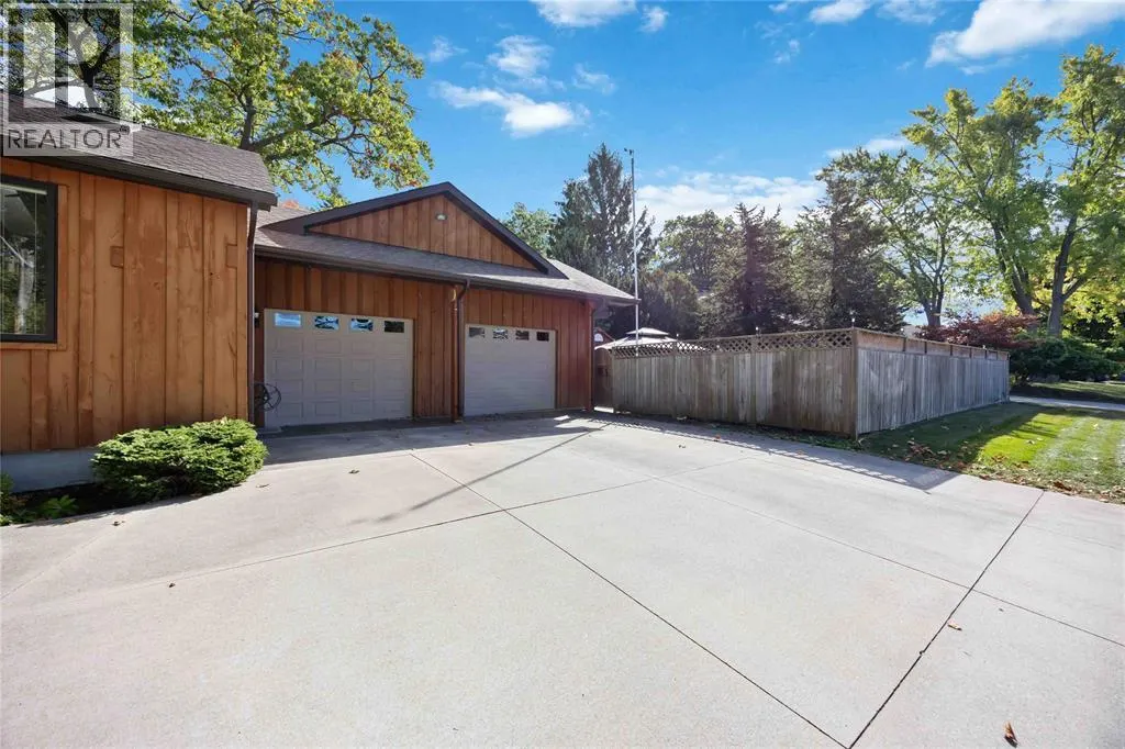 1311 Lakeshore ROAD