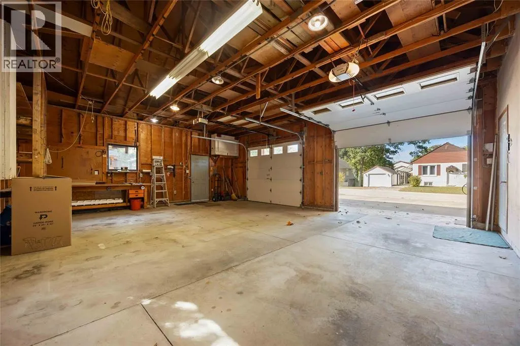 1311 Lakeshore ROAD