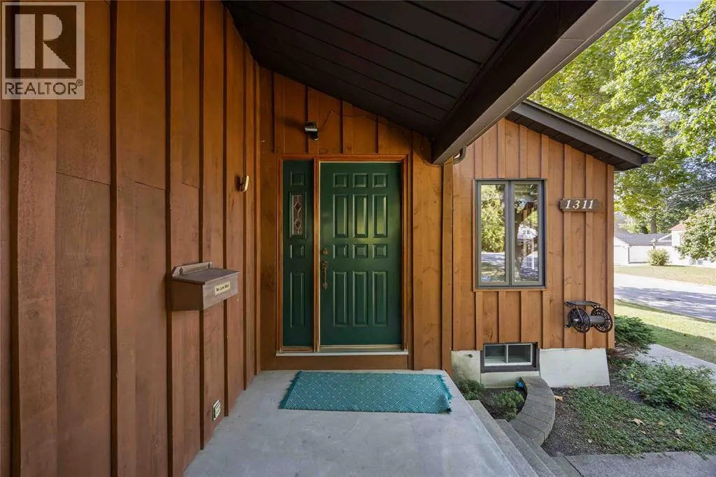 1311 Lakeshore ROAD