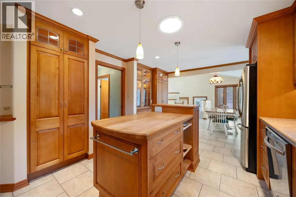 1311 Lakeshore ROAD