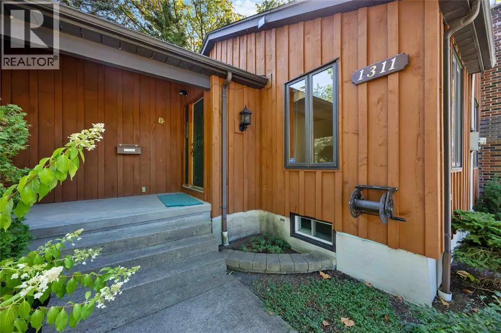 1311 Lakeshore ROAD